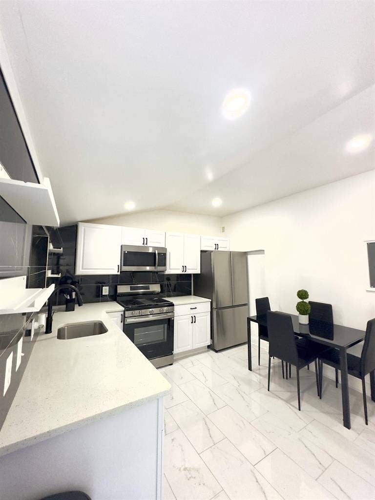 4 BR in Baltimore