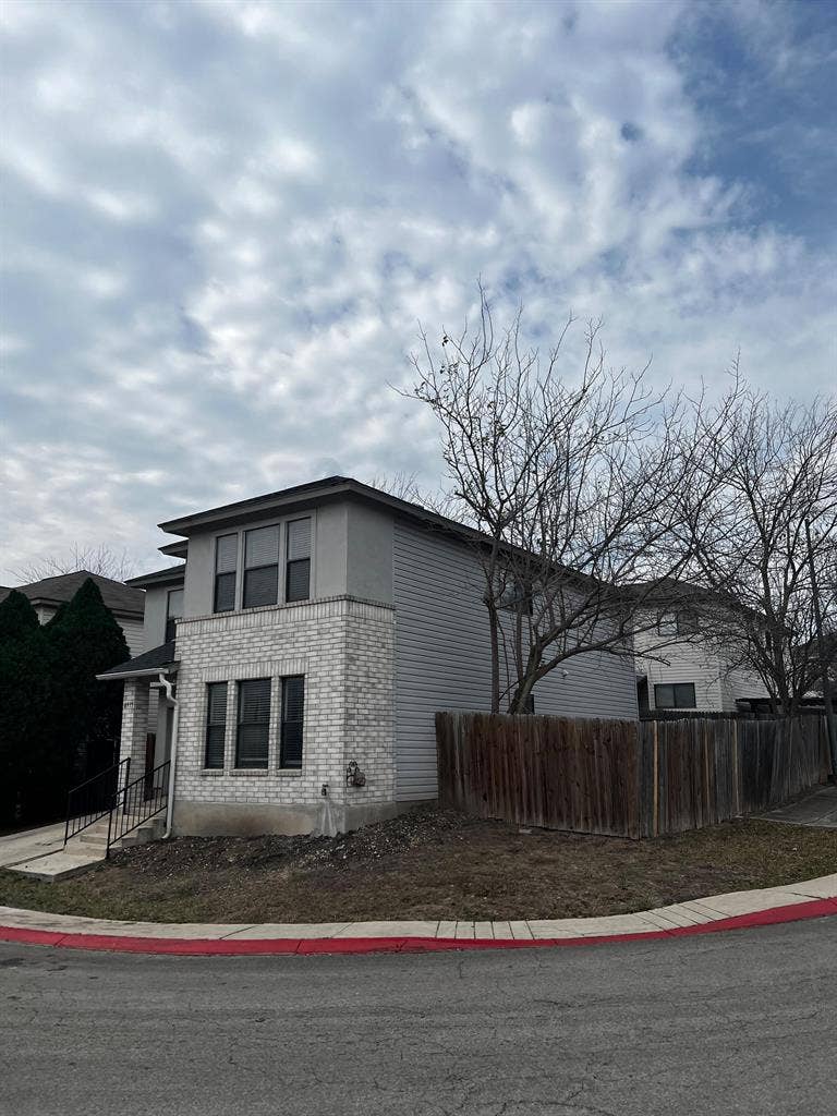 4 BR in San Antonio