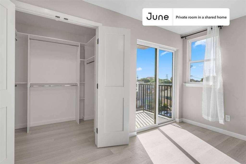 5 BR in Los Angeles
