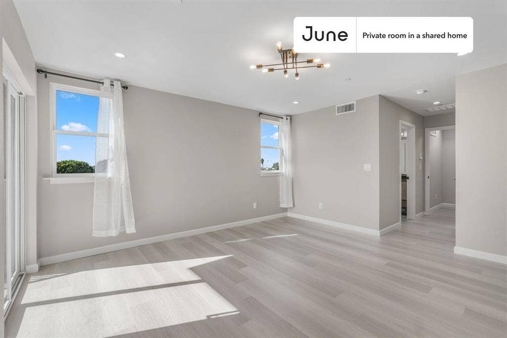 5 BR in Los Angeles