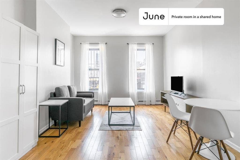 2 BR in New York City