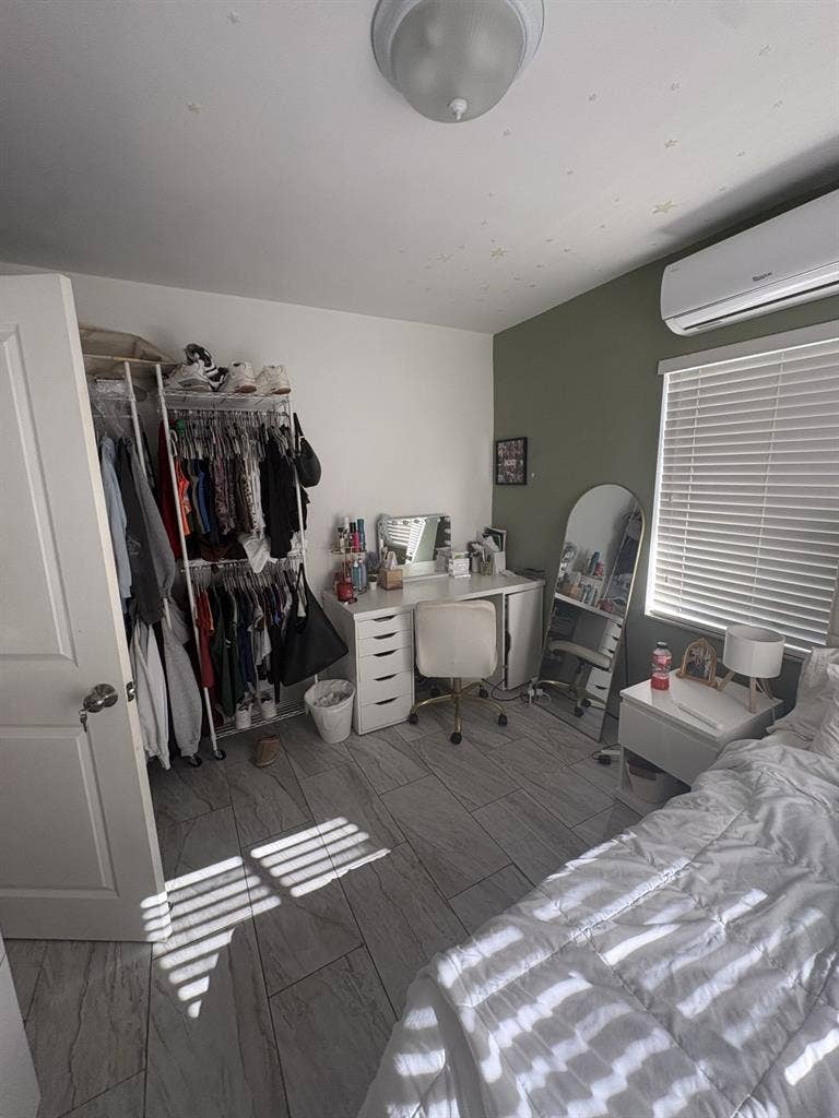 Walking distance to UMiami