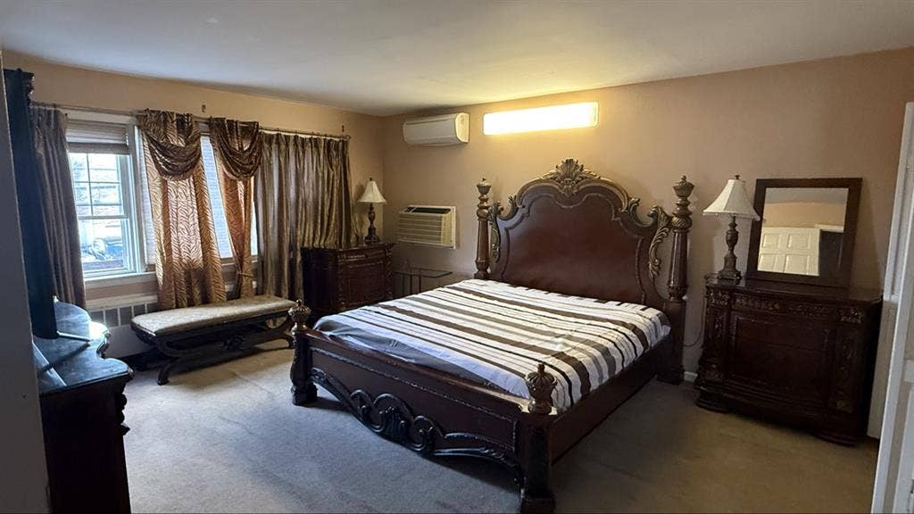 Furnished Room