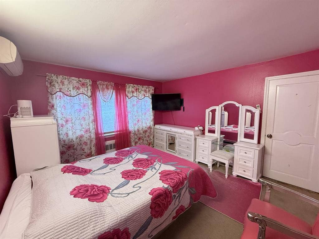 Furnished Room