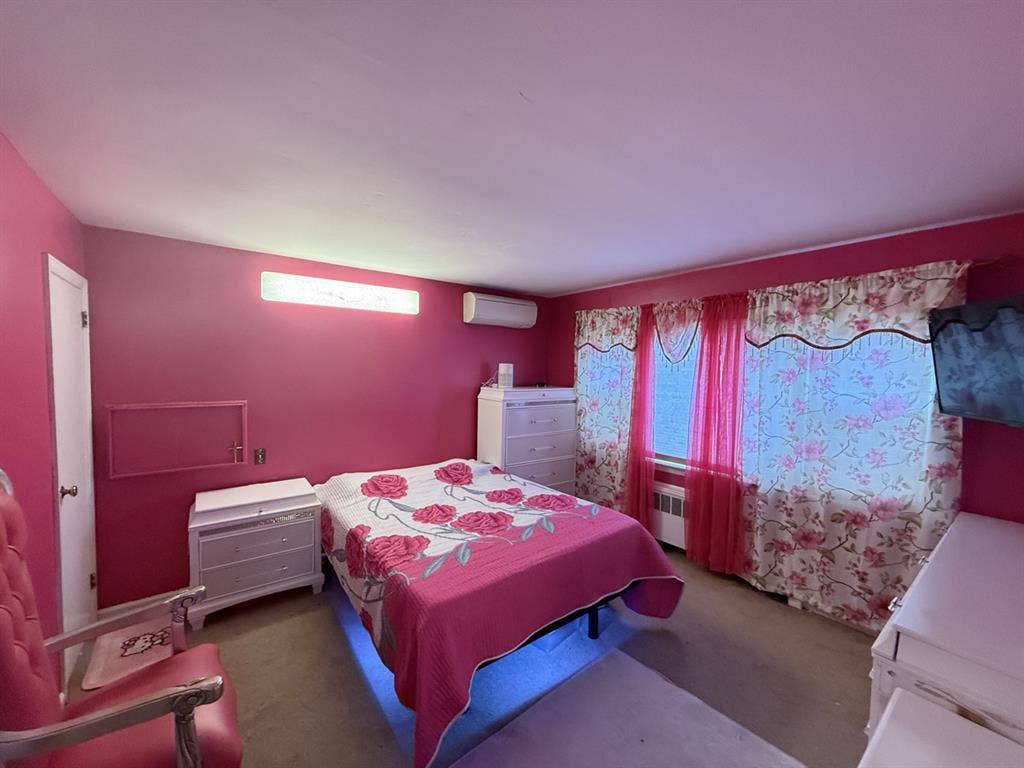 Furnished Room