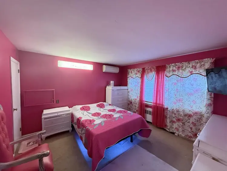 Furnished Room
