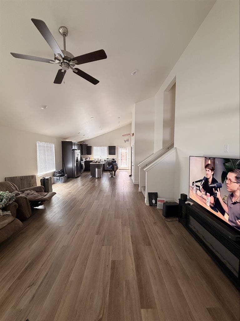 2 Private rooms available