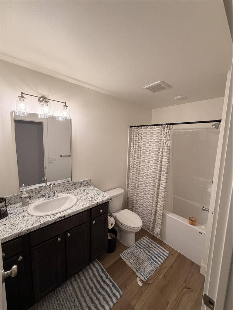 2 Private rooms available