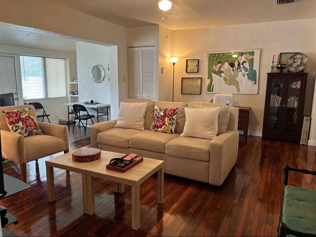 Hollywood Beautiful room $1000 rent