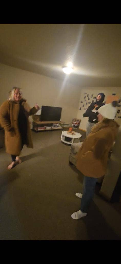 5 bedroom 2 bath 2 living spaces