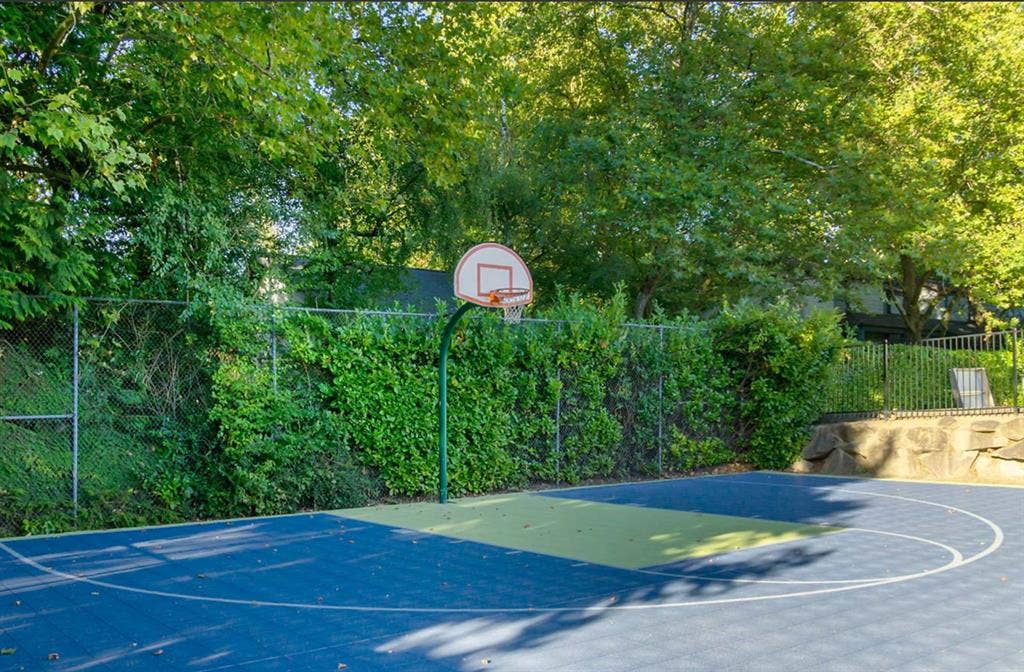 Bellevue apartment sublease