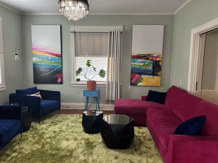 Looking for a male roommate