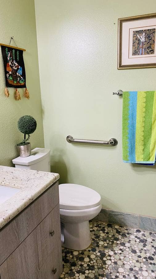 Fully furnished room in Eastvale