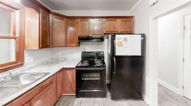 8 BR in Forest Park