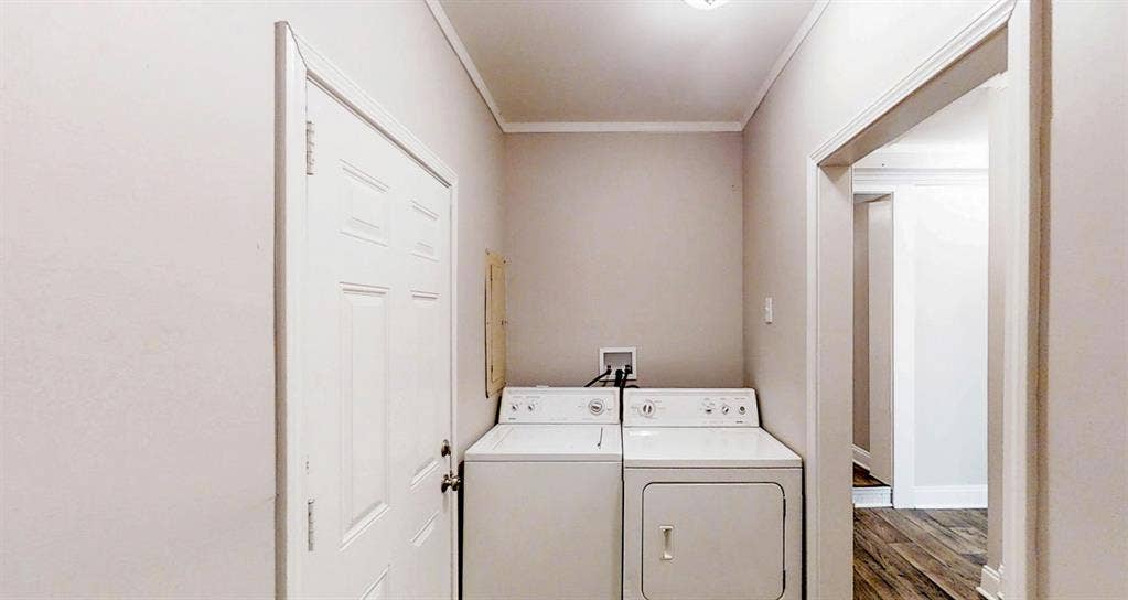 8 BR in Forest Park