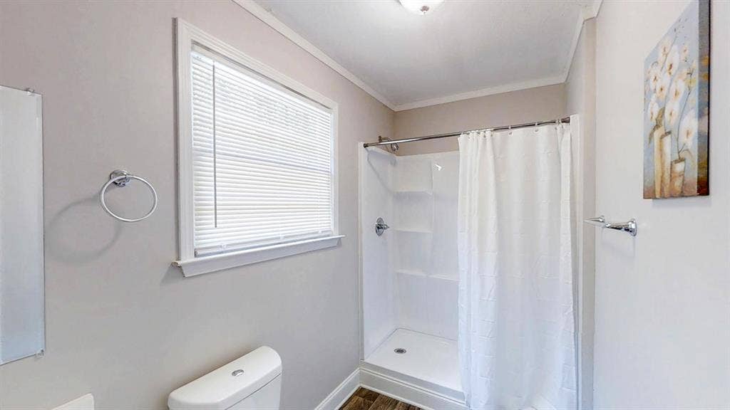 8 BR in Forest Park
