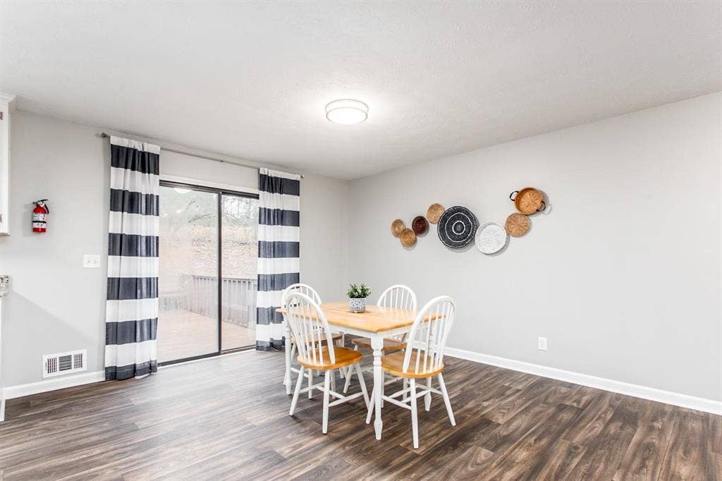 7 BR in Woodstock