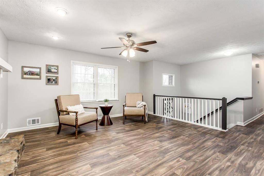 7 BR in Woodstock