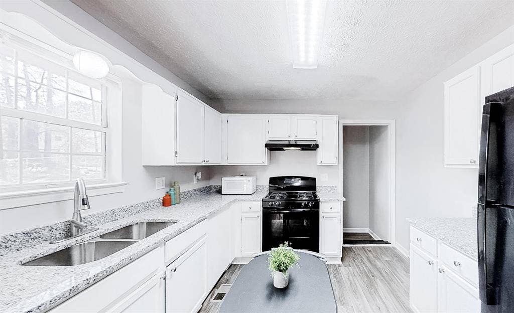8 BR in Jonesboro