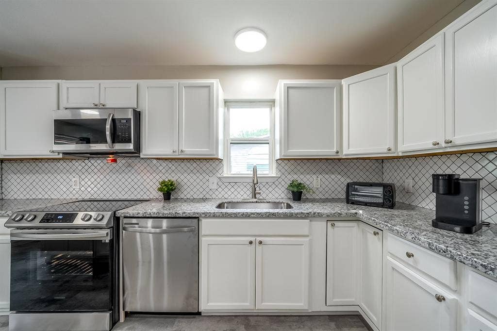 8 BR in Houston