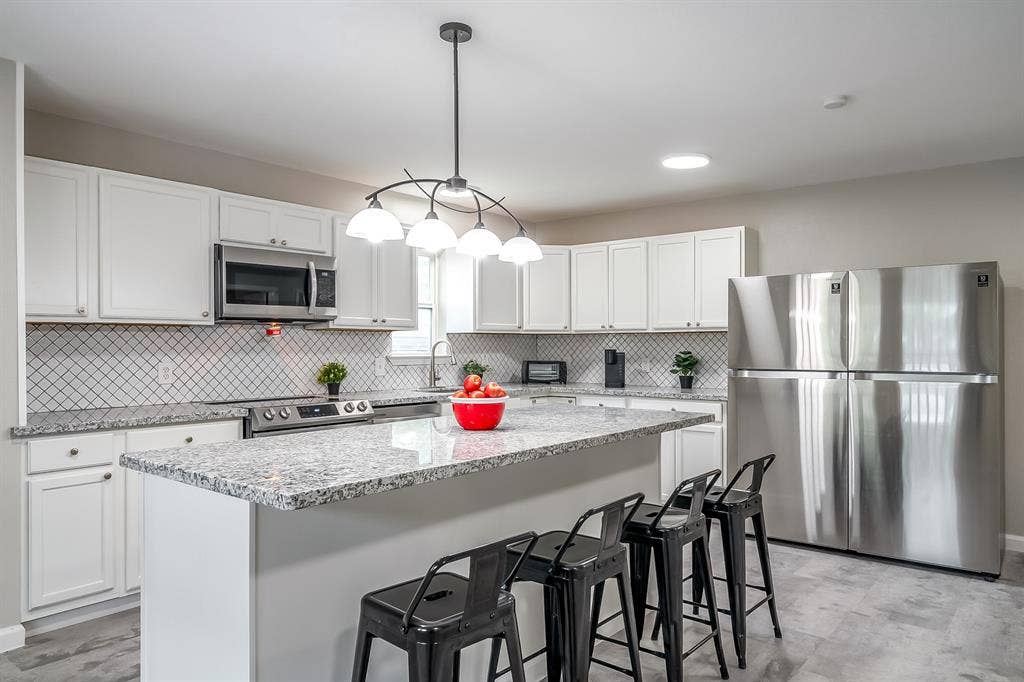 8 BR in Houston