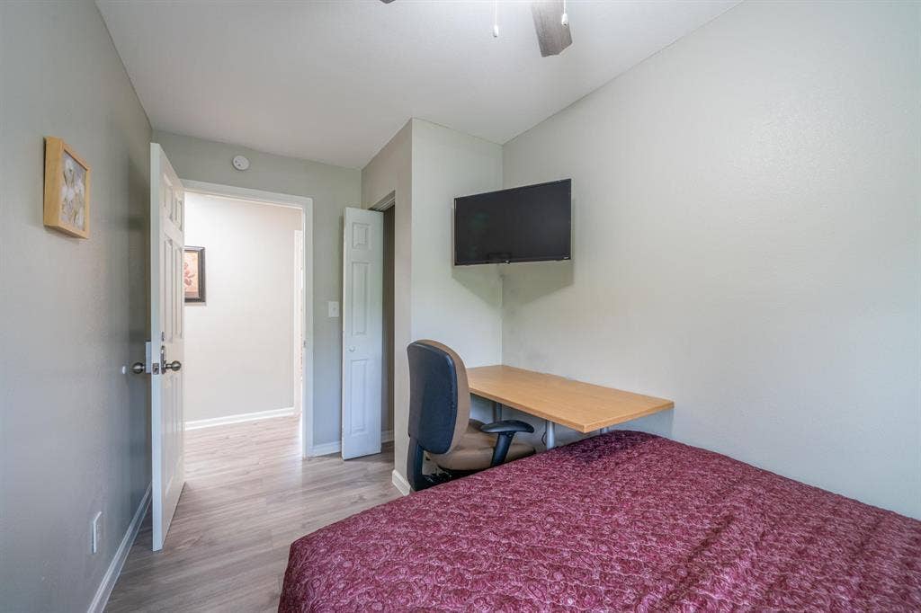 8 BR in Houston