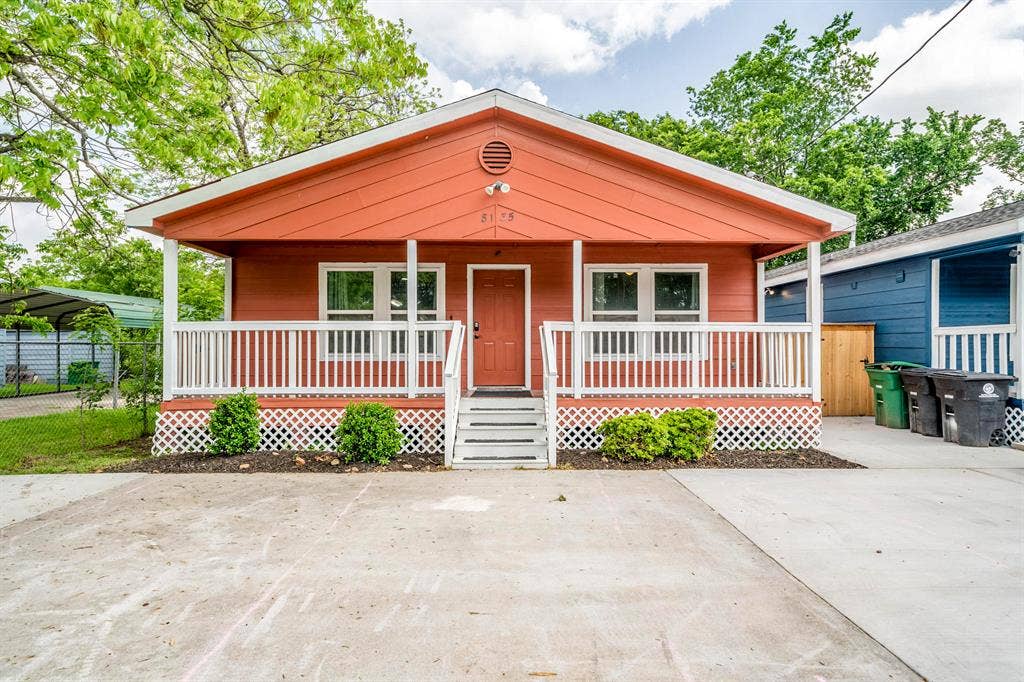 8 BR in Houston