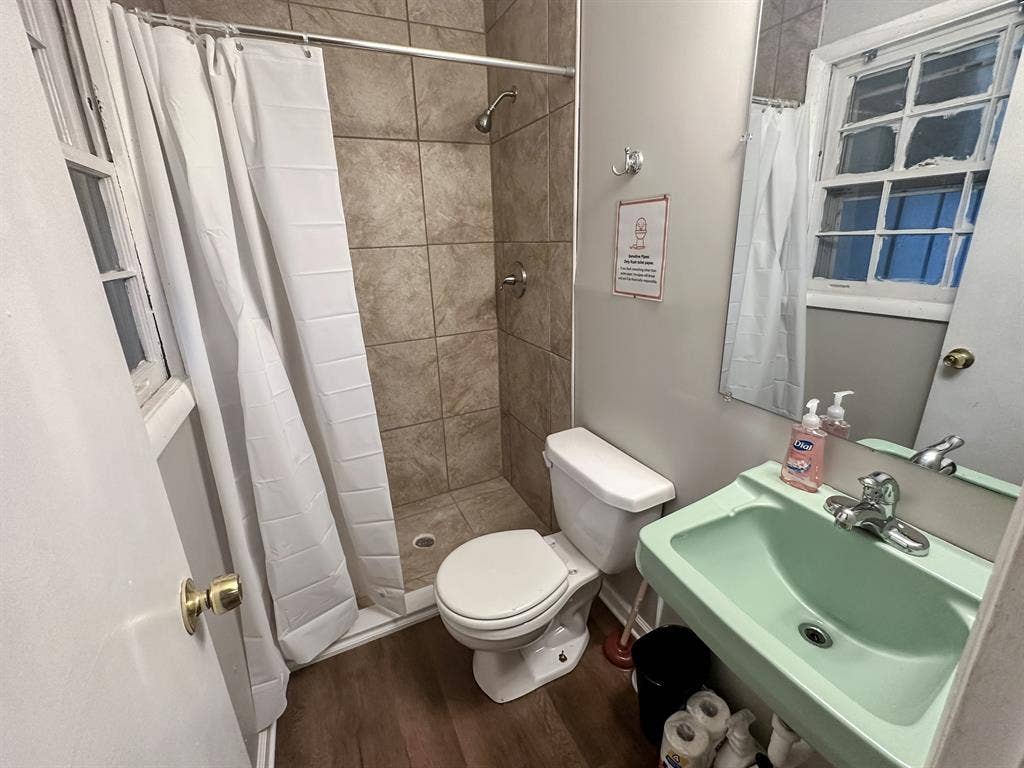 4 BR in Forest Park
