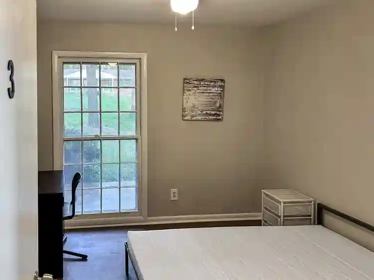 4 BR in Forest Park