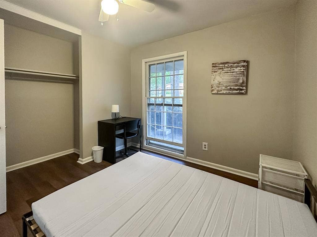 4 BR in Forest Park