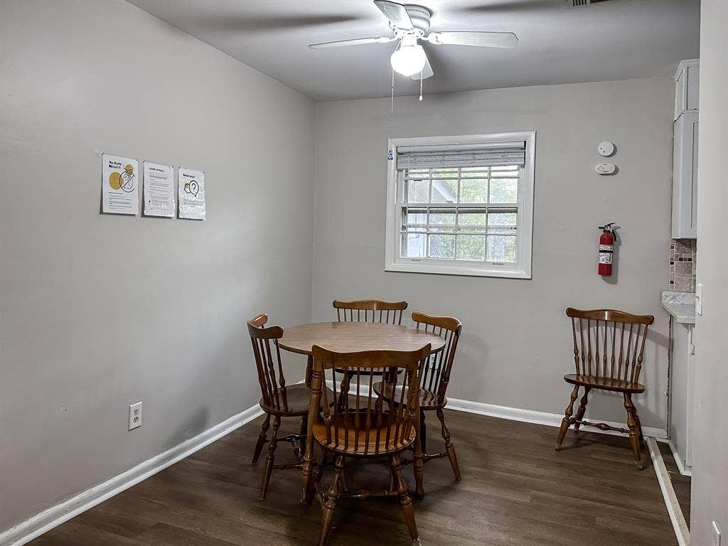 4 BR in Forest Park