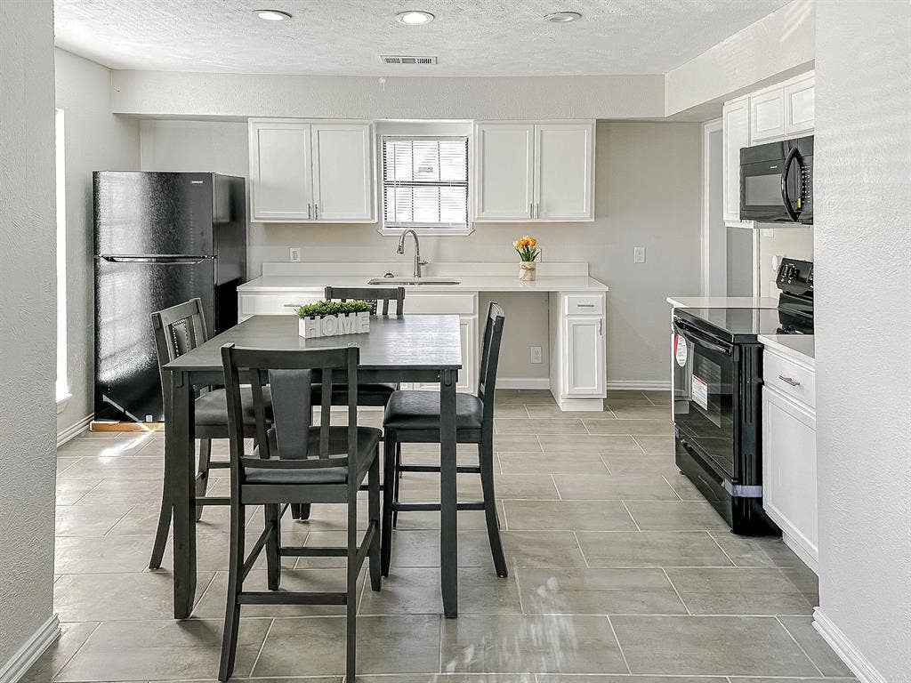 8 BR in Dallas