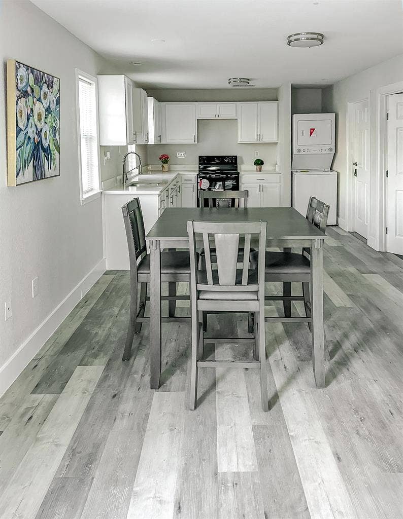 8 BR in Dallas