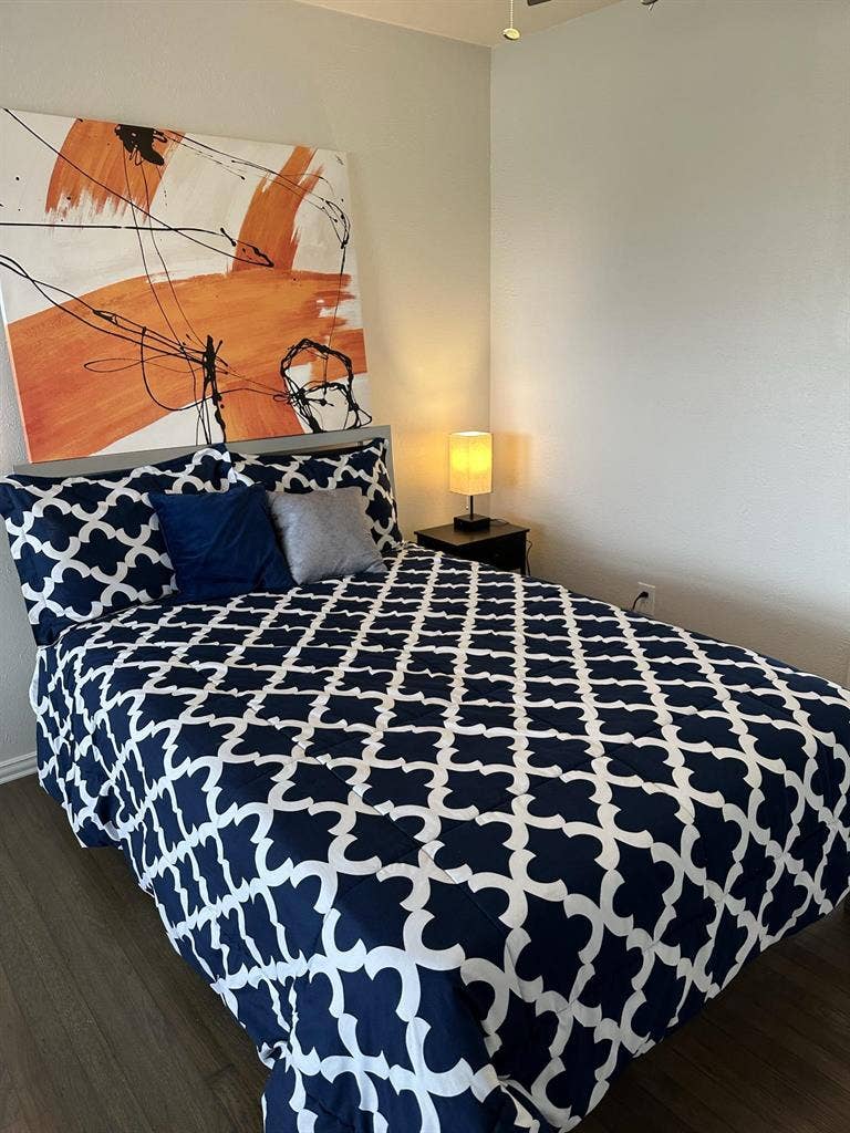 8 BR in Dallas