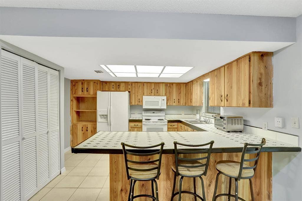 5 BR in Cocoa