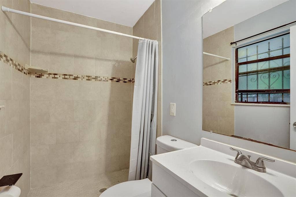 5 BR in Cocoa
