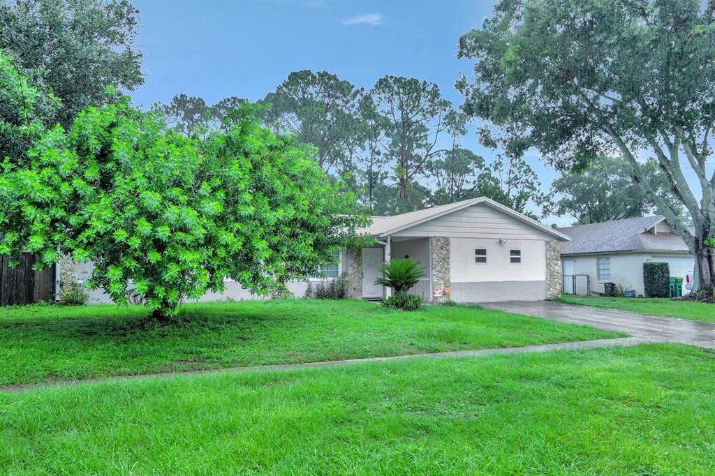 5 BR in Cocoa