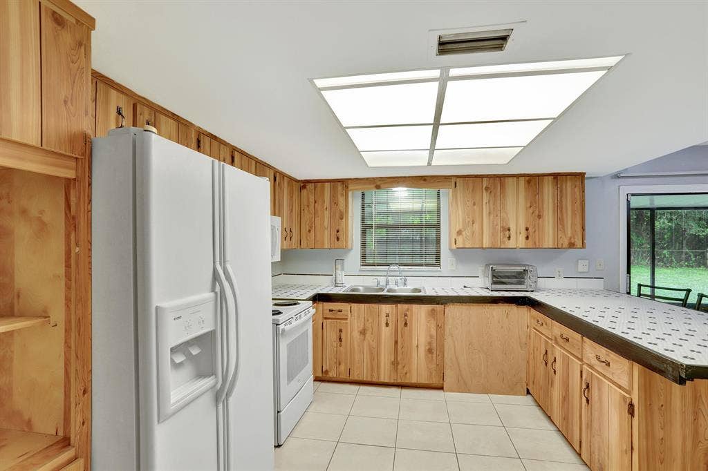 5 BR in Cocoa