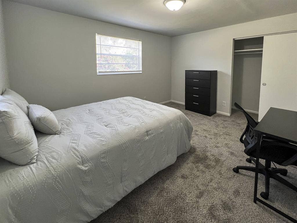 6 BR in Jacksonville