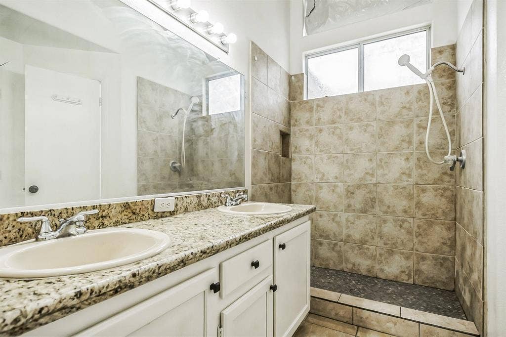8 BR in North Las Vegas