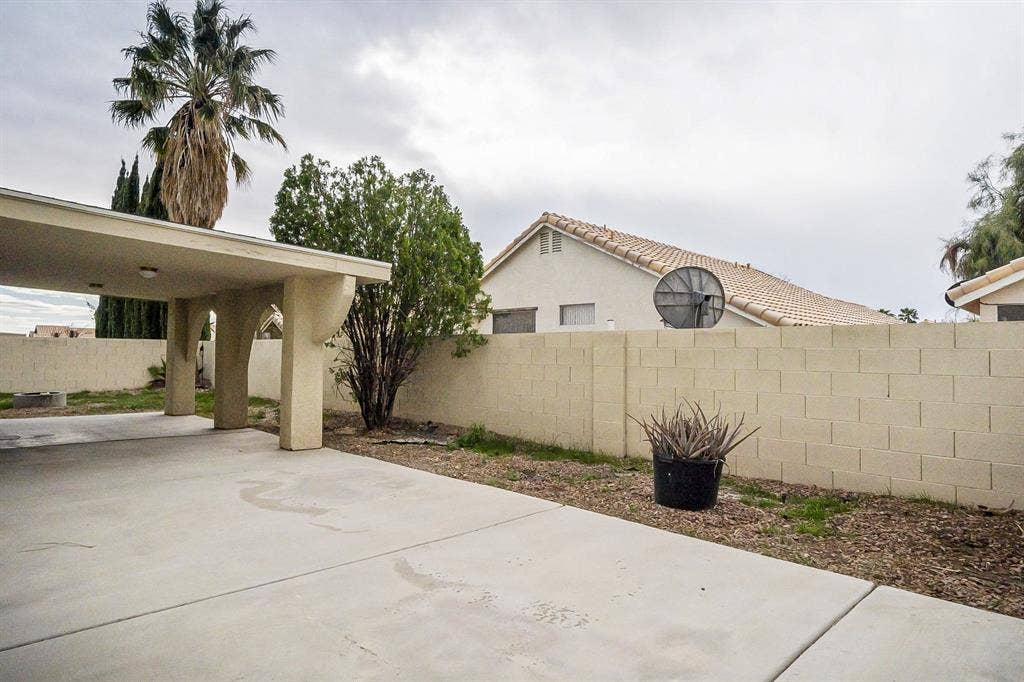 8 BR in North Las Vegas