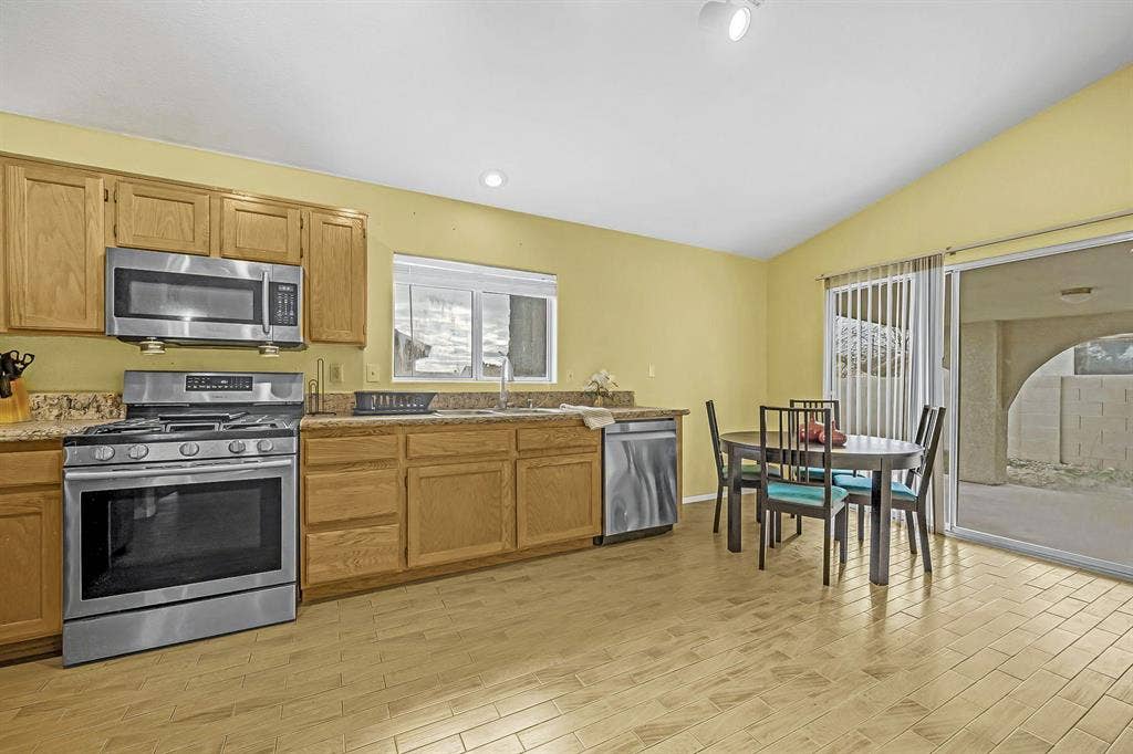8 BR in North Las Vegas