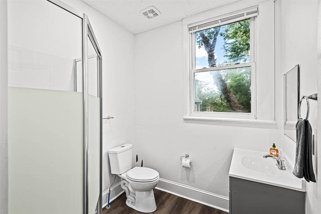 6 BR in Richmond