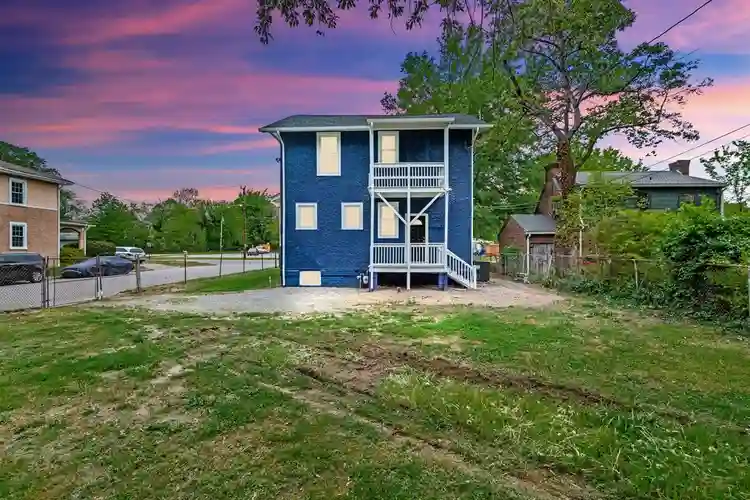 6 BR in Richmond
