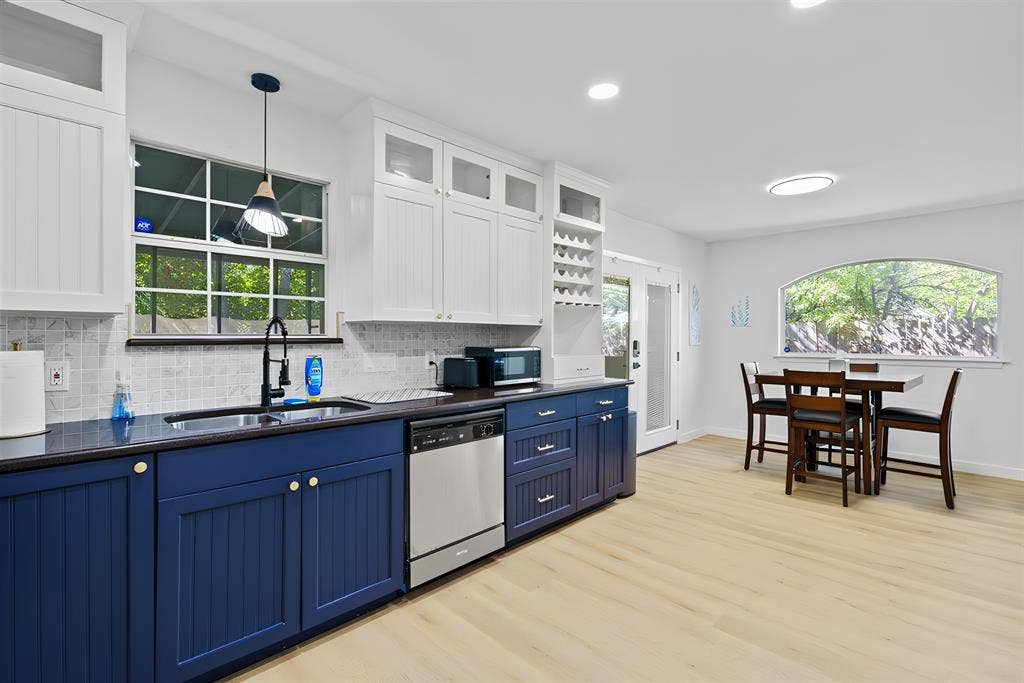 5 BR in Austin