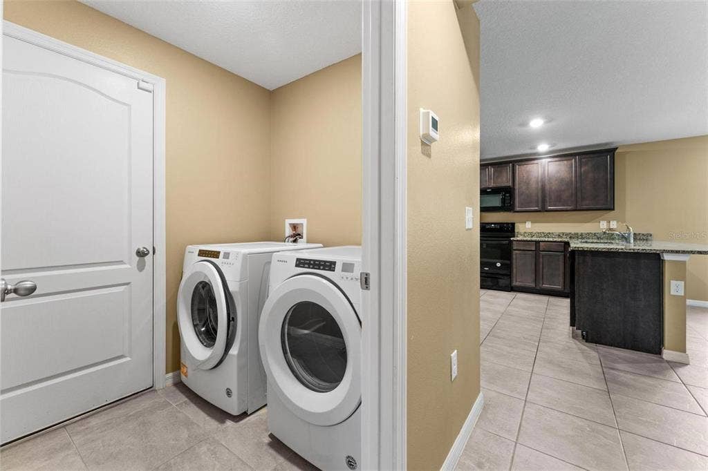 7 BR in Deltona
