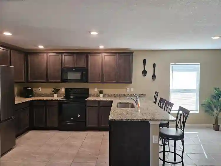 7 BR in Deltona