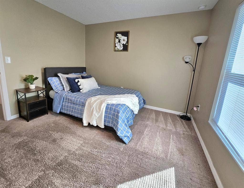 7 BR in Deltona