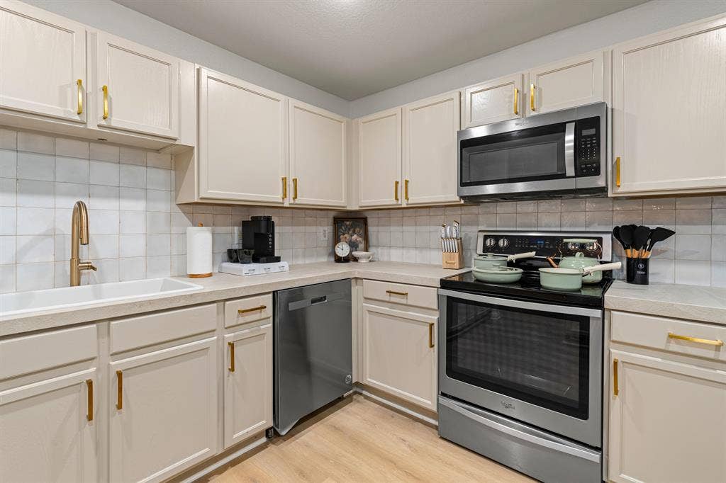 9 BR in Live Oak