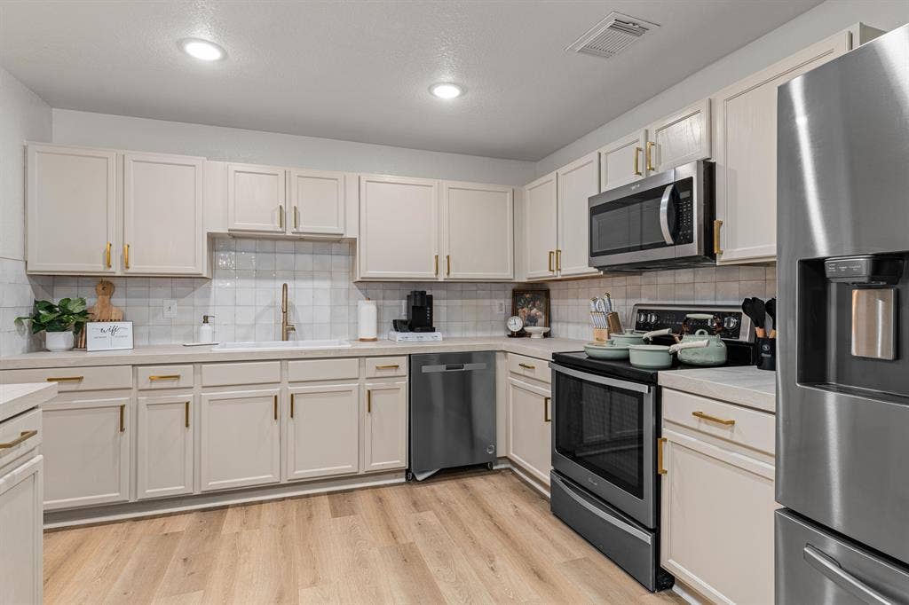 9 BR in Live Oak